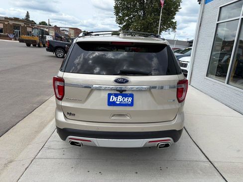 Used 2017 Ford Explorer Platinum AWD/4WD image 4