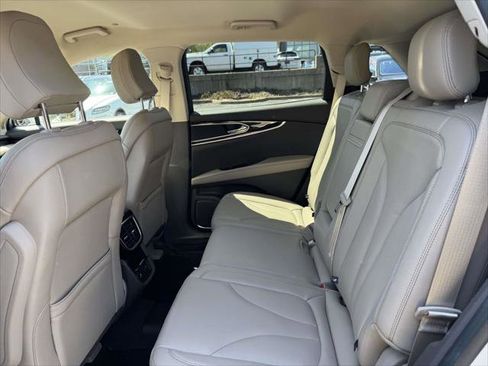 Used 2022 Lincoln Nautilus AWD w/ Premium Package image 14