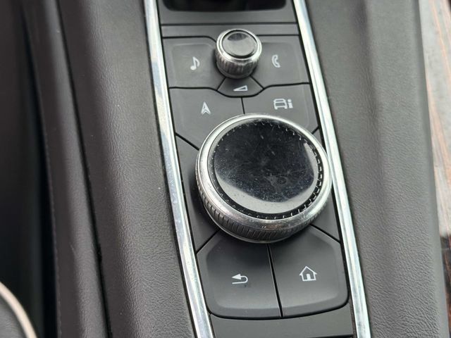 Used 2023 Cadillac Escalade ESV Premium Luxury AWD/4WD image 33