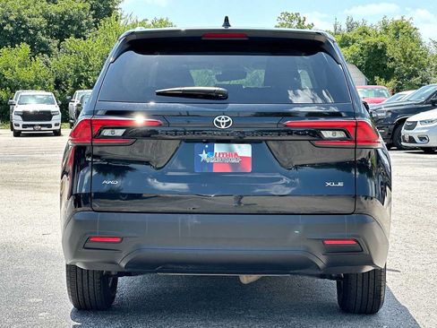 Used 2025 Toyota Grand Highlander AWD image 14