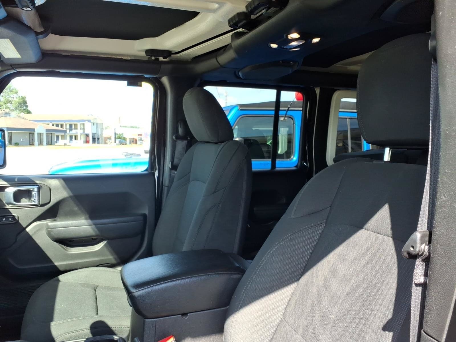 Used 2022 Jeep Wrangler Unlimited Sport AWD/4WD image 16