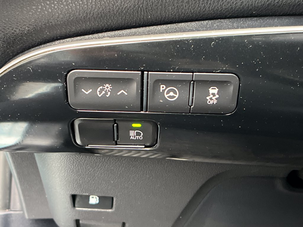 Used 2019 Toyota Prius XLE AWD/4WD image 27