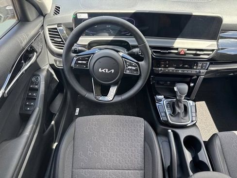 New 2026 Kia Seltos S FWD image 24