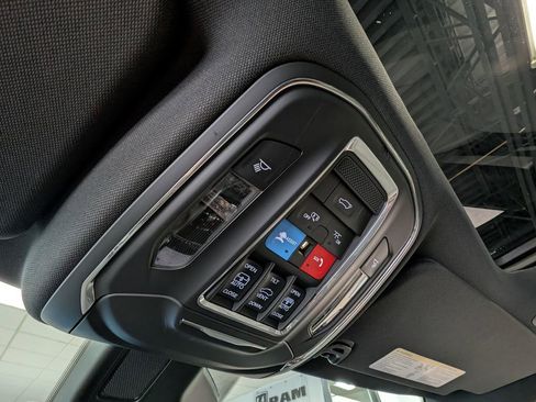 New 2026 Jeep Grand Wagoneer L Limited AWD/4WD image 39