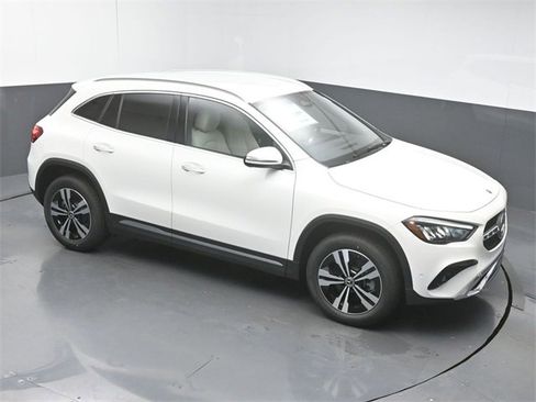 New 2025 Mercedes-Benz GLA 250 image 42
