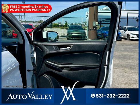Used 2020 Ford Edge SEL w/ Cold Weather Package AWD/4WD image 16