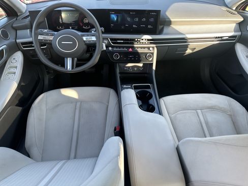 Used 2025 Hyundai Sonata SEL FWD image 22