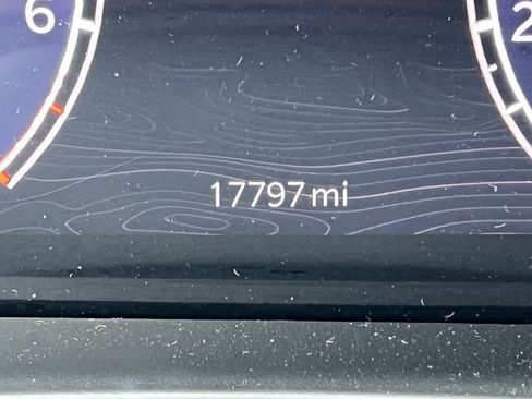 Used 2024 Jeep Grand Cherokee Limited w/ Luxury Tech Group II image 6