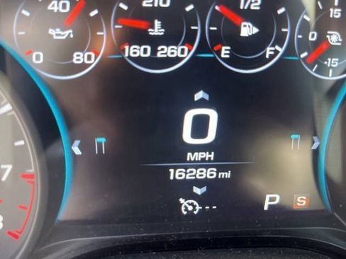 Used 2017 Chevrolet Camaro LT RWD image 13
