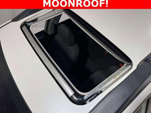 Used 2017 Subaru Outback 2.5i Premium image 13