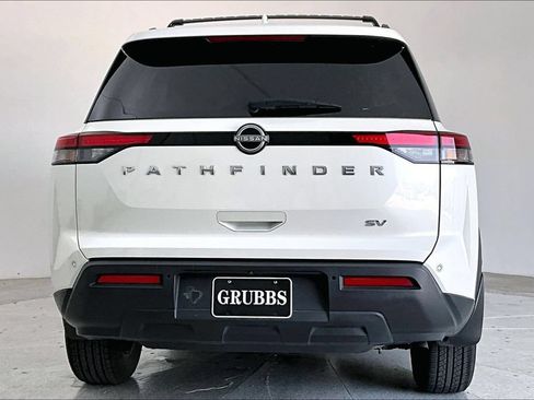 Used 2024 Nissan Pathfinder SV FWD image 5