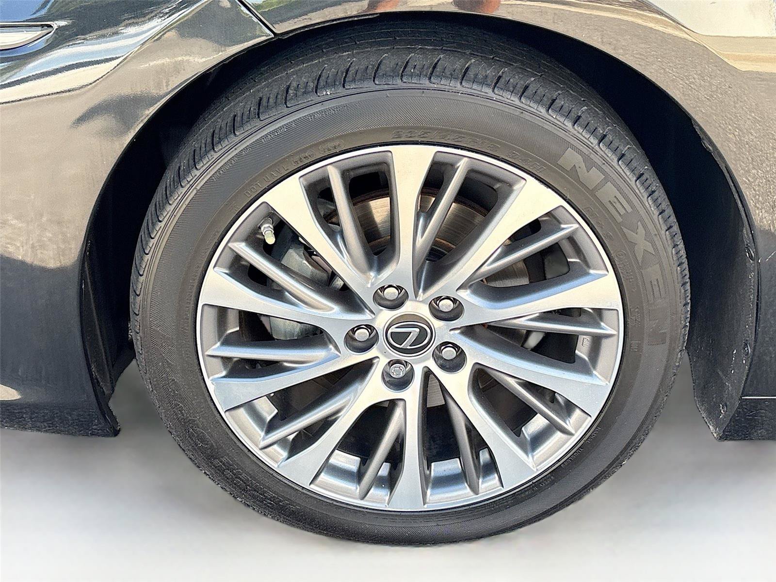 Used 2019 Lexus ES 350 w/ Premium Package FWD image 32