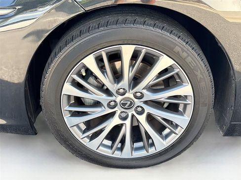 Used 2019 Lexus ES 350 w/ Premium Package FWD image 32