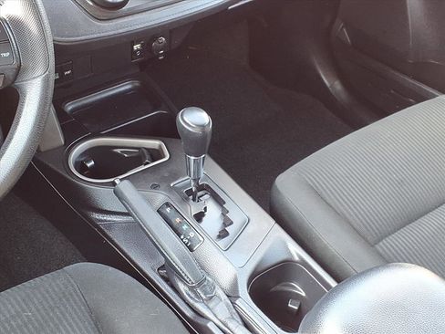 Used 2017 Toyota RAV4 LE image 11