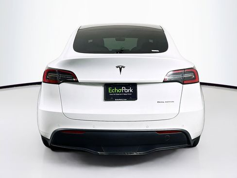 Used 2021 Tesla Model Y Long Range image 7