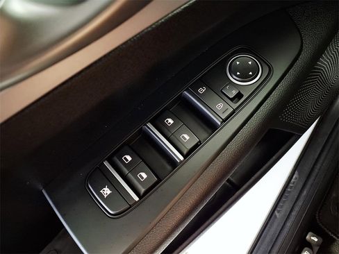 Used 2022 Kia Forte LXS w/ LXS Technology Package image 25