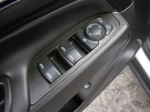 Used 2024 Chevrolet Equinox LT image 13