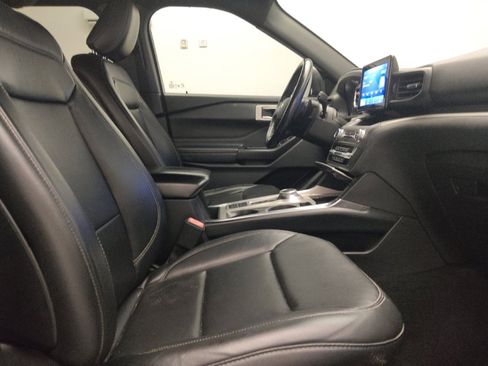 Used 2020 Ford Explorer XLT w/ Equipment Group 202A RWD image 21
