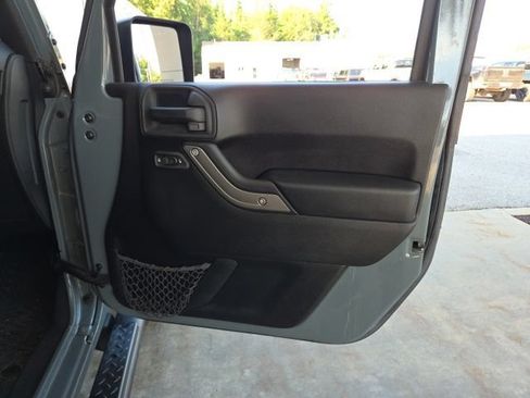Used 2015 Jeep Wrangler Unlimited Sport w/ Dual Top Group AWD/4WD image 41