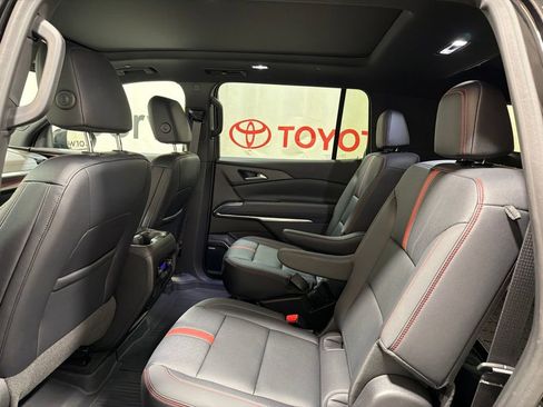 Used 2024 Chevrolet Traverse RS w/ LPO, Floor Liner Package AWD/4WD image 20