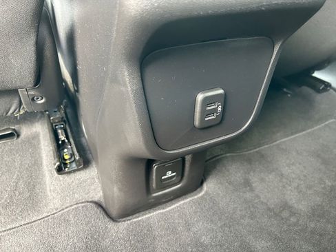 Used 2023 Chevrolet Equinox LT image 35