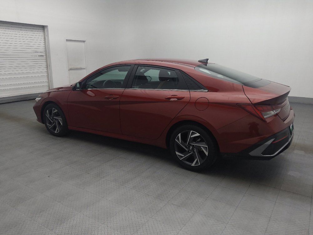 Used 2024 Hyundai Elantra Limited FWD image 3