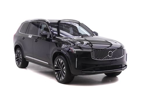 Certified 2025 Volvo XC90 B5 Plus AWD/4WD image 2