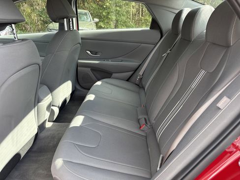 Certified 2025 Hyundai Elantra Sport image 13