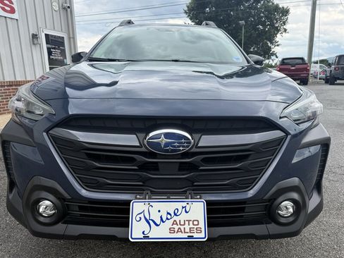 Used 2024 Subaru Outback Premium AWD/4WD image 2