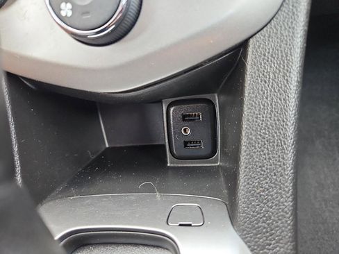 Used 2017 Chevrolet Sonic LT FWD image 32