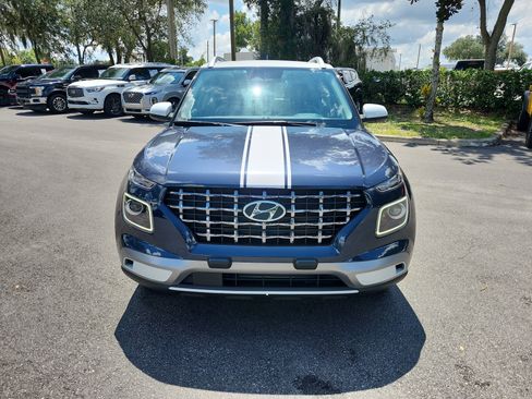 Certified 2024 Hyundai Venue Limited FWD image 8