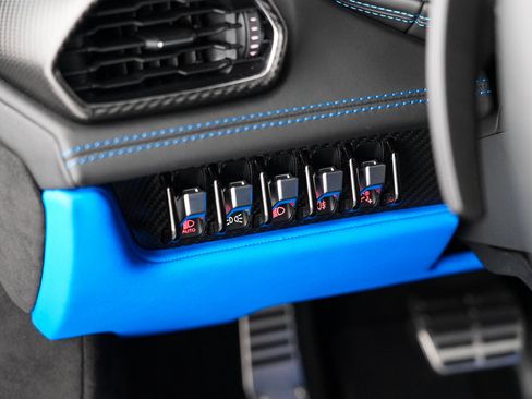 Used 2023 Lamborghini Huracan Tecnica RWD image 18