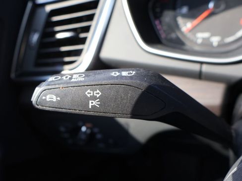 Used 2022 Audi Q5 2.0T Premium w/ Convenience Package image 43