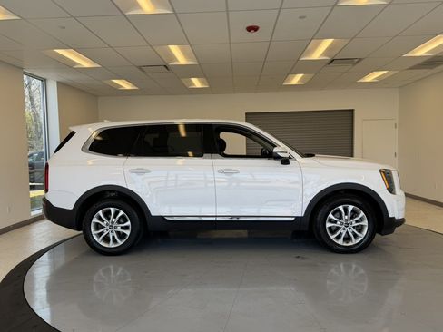 Used 2022 Kia Telluride LX AWD/4WD image 7