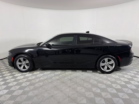 Used 2016 Dodge Charger SXT RWD image 8