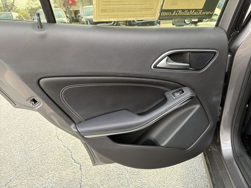 Used 2015 Mercedes-Benz GLA 250 4MATIC image 21