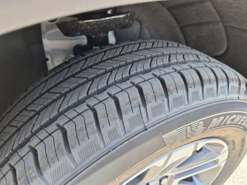 New 2027 GMC Terrain Elevation w/ LPO, Floor Liner Package FWD image 16