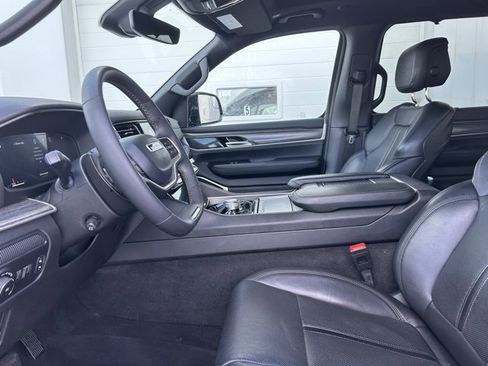 Certified 2024 Jeep Wagoneer Series II w/ Convenience Group I image 8