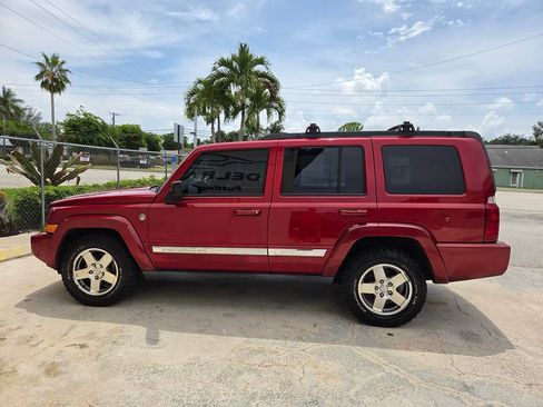 Used 2010 Jeep Commander Sport w/ Sun/Sound Group AWD/4WD image 8