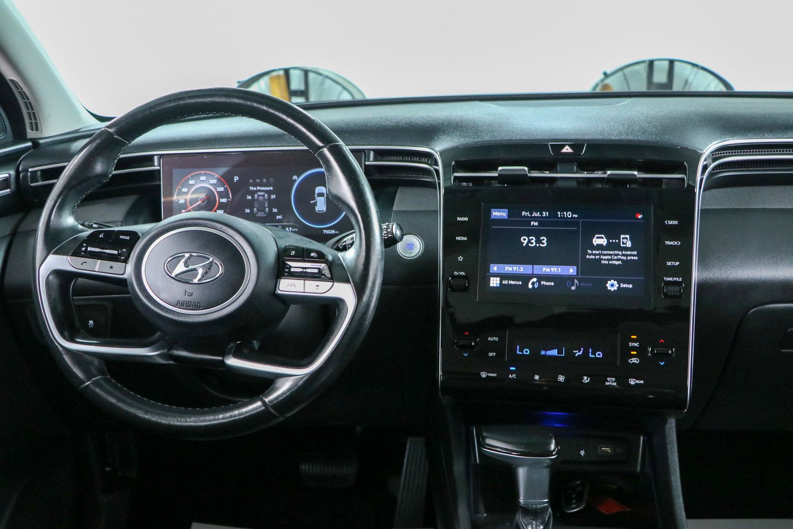Used 2023 Hyundai Tucson SEL w/ Convenience Package FWD image 17