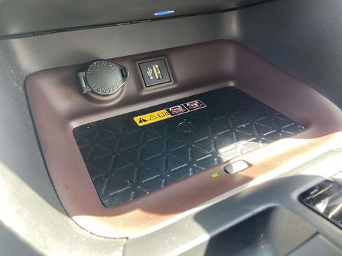 Used 2023 Toyota RAV4 Limited AWD/4WD image 34