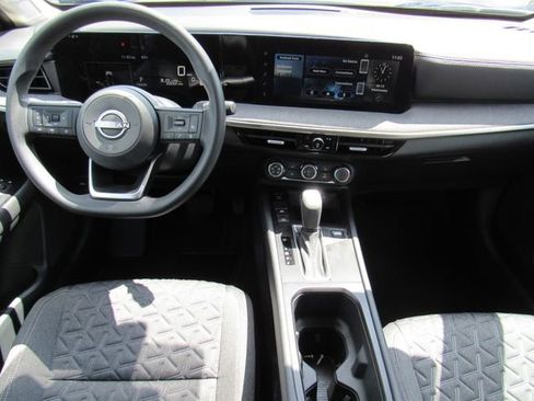 Certified 2025 Nissan Kicks SV w/ SV Premium Package FWD image 16