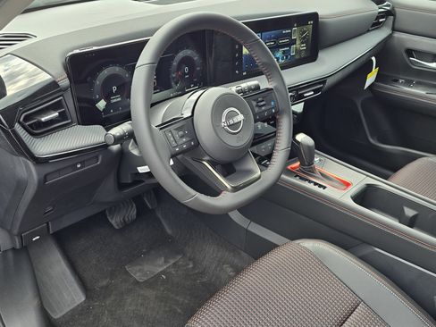 Used 2025 Nissan Kicks SR AWD/4WD image 18