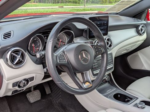 Used 2020 Mercedes-Benz GLA 250 4MATIC image 12