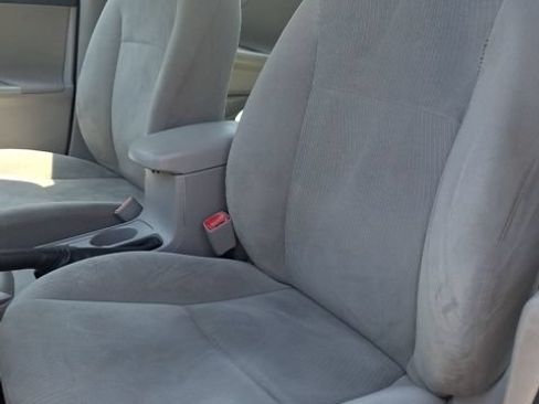 Used 2013 Toyota Corolla LE FWD image 11