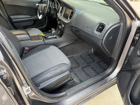 Used 2016 Dodge Charger SXT RWD image 21