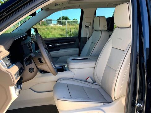 Used 2021 GMC Yukon Denali w/ Denali Premium Package AWD/4WD image 23