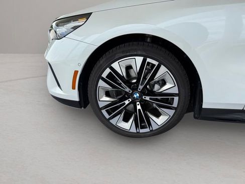 Used 2025 BMW 530i w/ Premium Package image 14