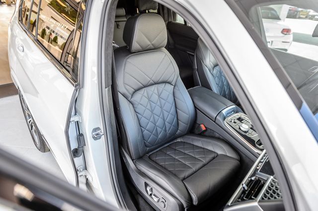 Used 2024 BMW X7 xDrive40i w/ Executive Package AWD/4WD image 50