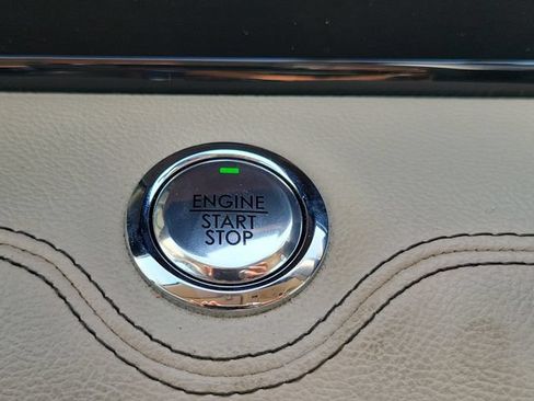 Used 2018 Lincoln Navigator Reserve w/ Technology Package AWD/4WD image 16